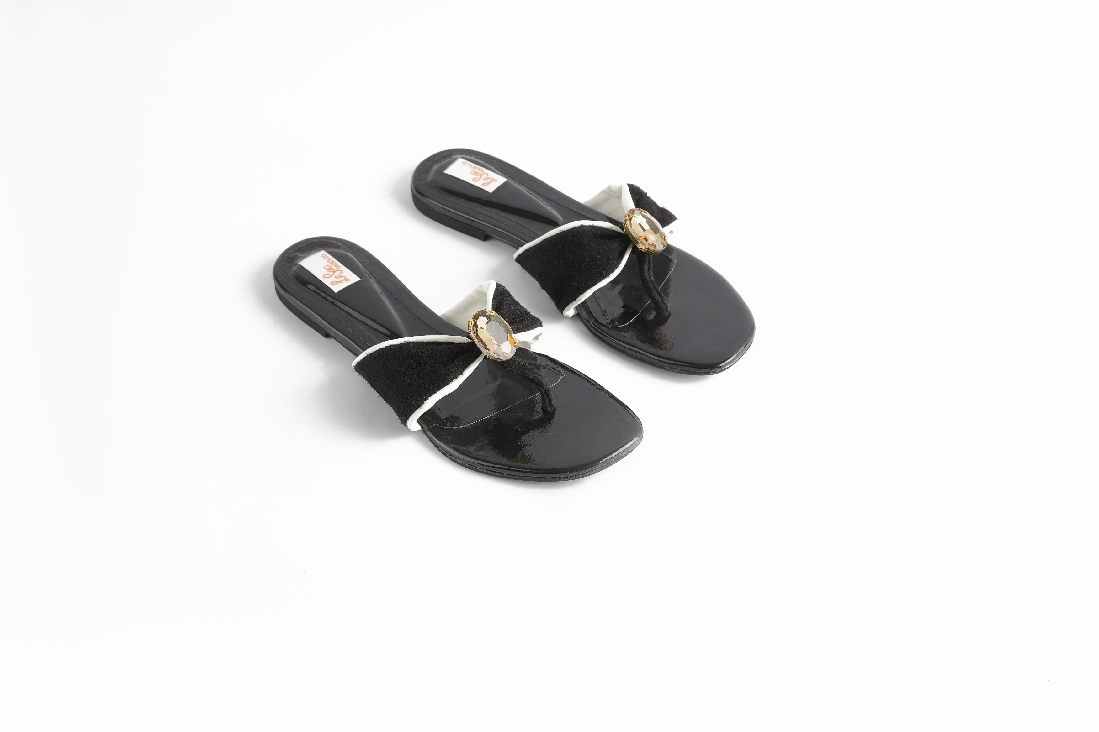 Bold Black Leather Sandals with Suede Strap